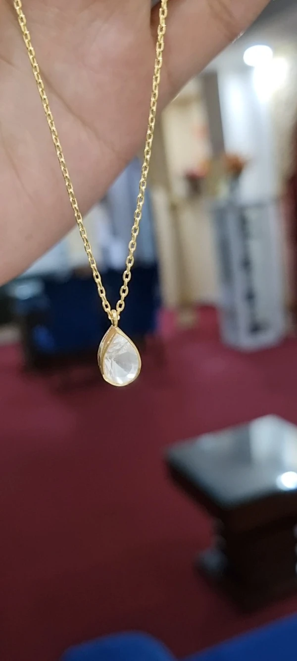 Mira Tear Drop Pendent - Yellow Gold