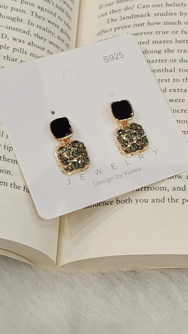 Black Enamel Square Stud Earrings 