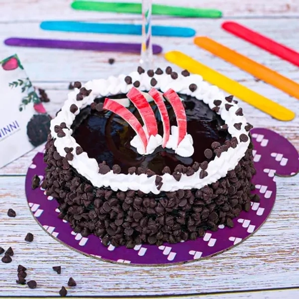 Light Chocolate Chocochip Cake 500 Gm