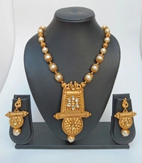 Royal Ethnic Gold Kundan Necklace set