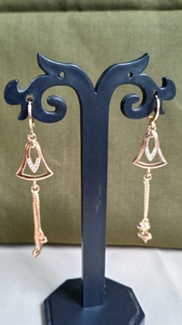 Trendy Rose Gold AD Studs.