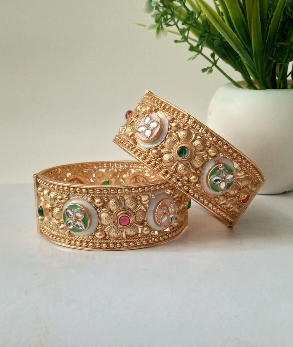 Rajwadi Elegant Bangles Set - 2.8, Golden