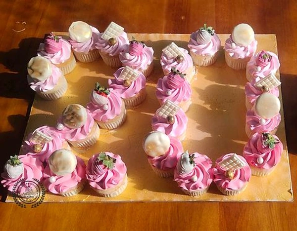 C2CNU2 24CUPCAKE