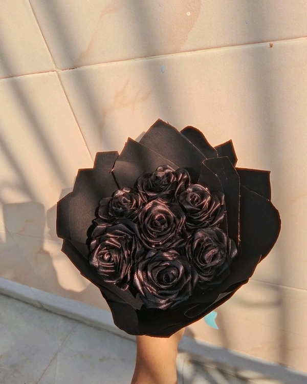 🗝️⋆｡𖦹Black Rose Bouquet°‧★🥀 - Red