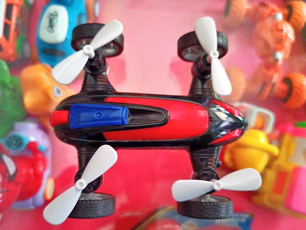 Q8 Fly Car