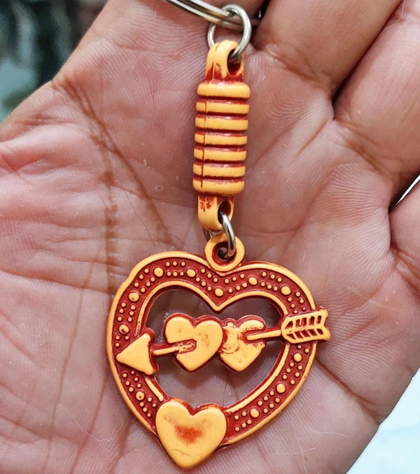 Dil With Arrow Keychain Plastic
