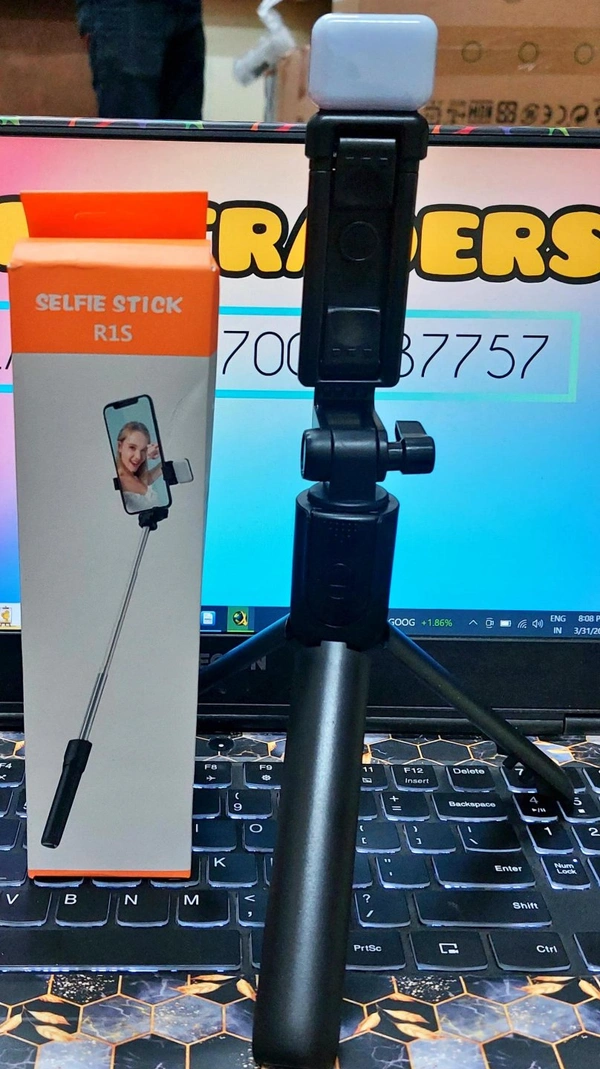 Selfie Tripod Stock R1S