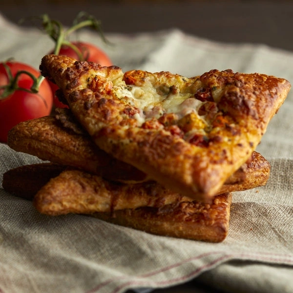 CH  Veg - Tomato Pizza