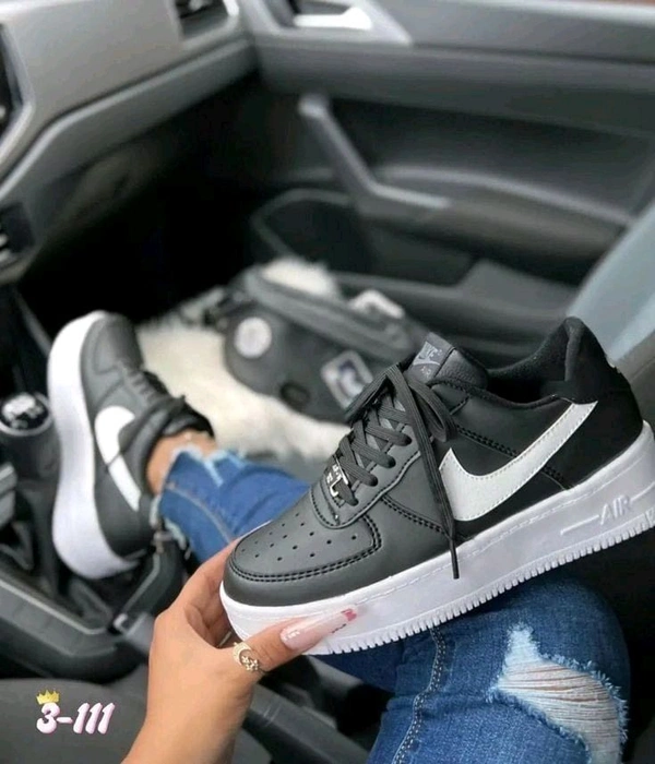 Nike Sneakers  - 42-8