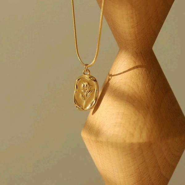 Radiance  New Design Premium Quality Rose flower Girls Pendant Chain