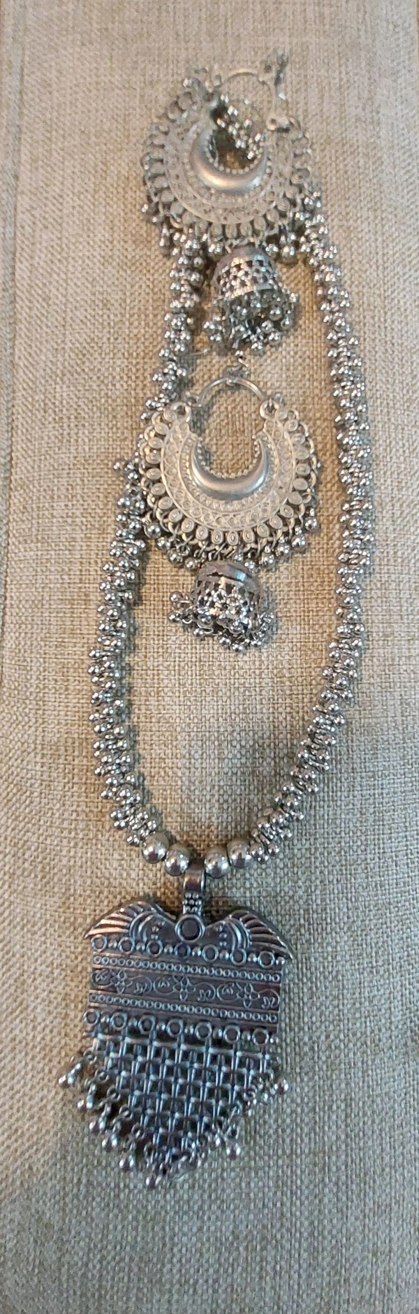Neck Piece With Earring Set