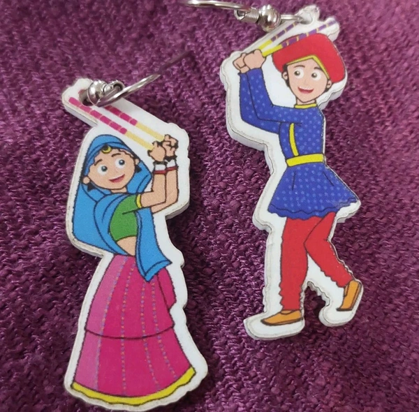 Navratri Theme Dancing Couple Earring Pagadi