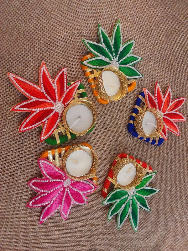 Colorful Traditional Tlight Holders Set Of 4pcs