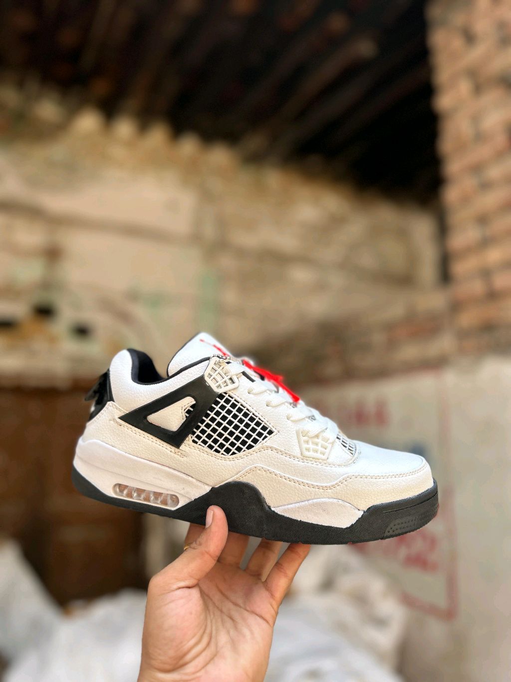 NIKE エアジョーダン4 Brick by Brick\