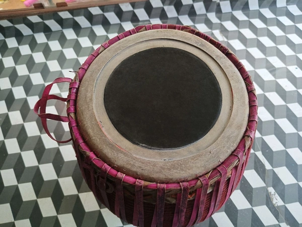BSMI Soil Material Instruments. Assamese Kirtana Khol 25 Inch - Guardsman Red, 50