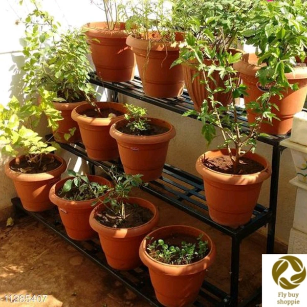 Aura Plastic Round Pots
