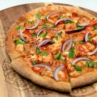 Medium  Chicken Blast Pizza  - Base+saus+chicken+cheese+Oregano