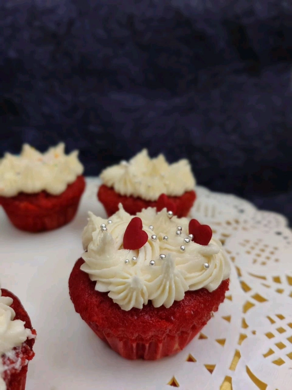 Red Velvet Cupcakes - 6