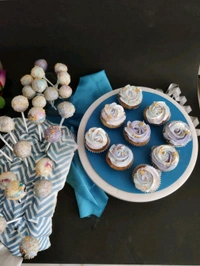 Vanilla Cupcakes  - 6