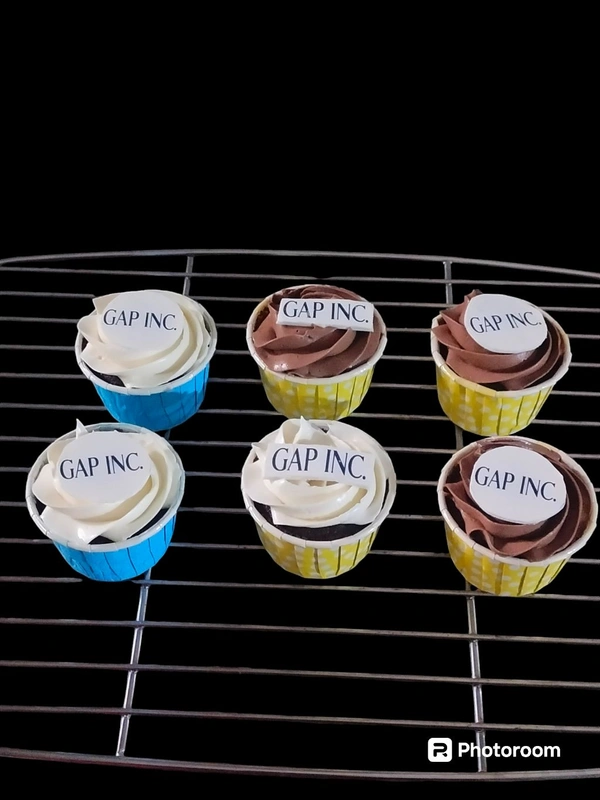 Choco Vanilla Cupcakes  - 6