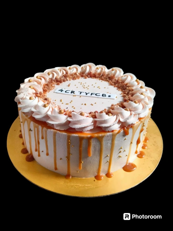Red Velvet Birthday Cake - 0.5kgs