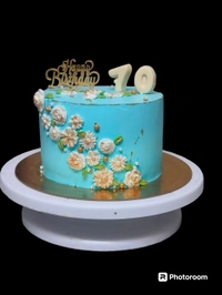 Red Velvet Birthday Cake - 0.5kgs