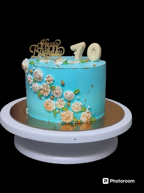Red Velvet Birthday Cake - 0.5kgs