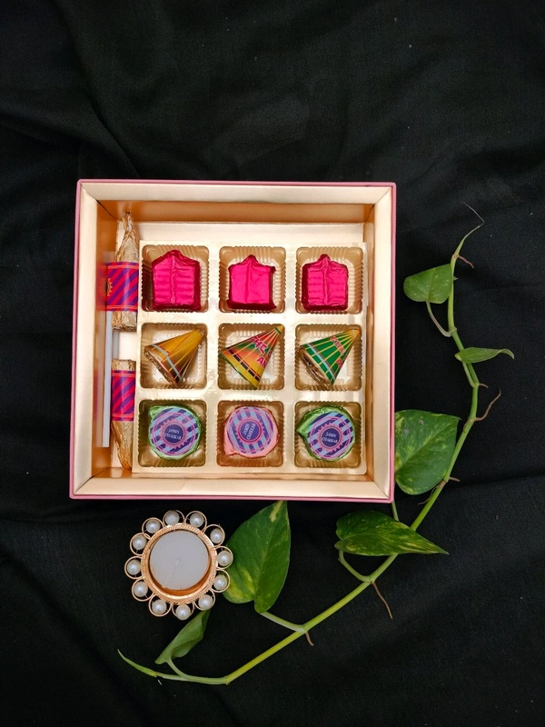 Chocolate Gift Packs Crackers Theme Chocolate 