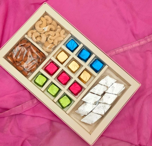 Combo Pack Of Sweet, Dryfruit And Chocolates 