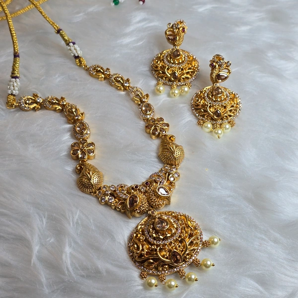 NS012-D43-VVNN Anvika Golden Set - Gold