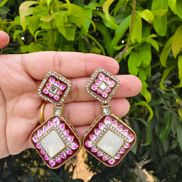 EE008-A08VCT300 Chandani Glow Earrings - Red