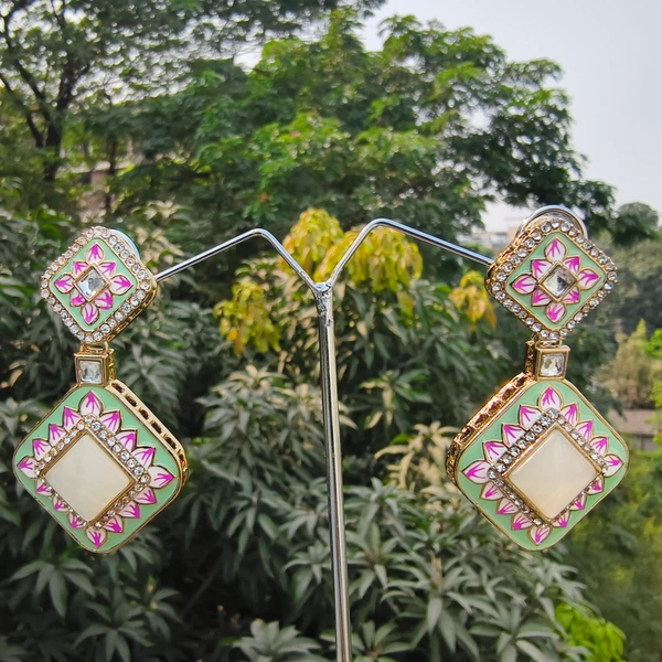 EE009-A09VCT300 Chandani Glow Earrings - Green