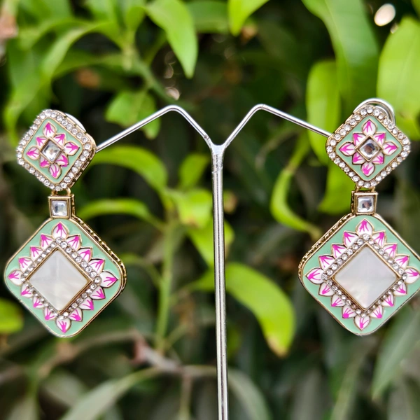 EE021-A09VCT300 Chandani Glow Earrings - Green