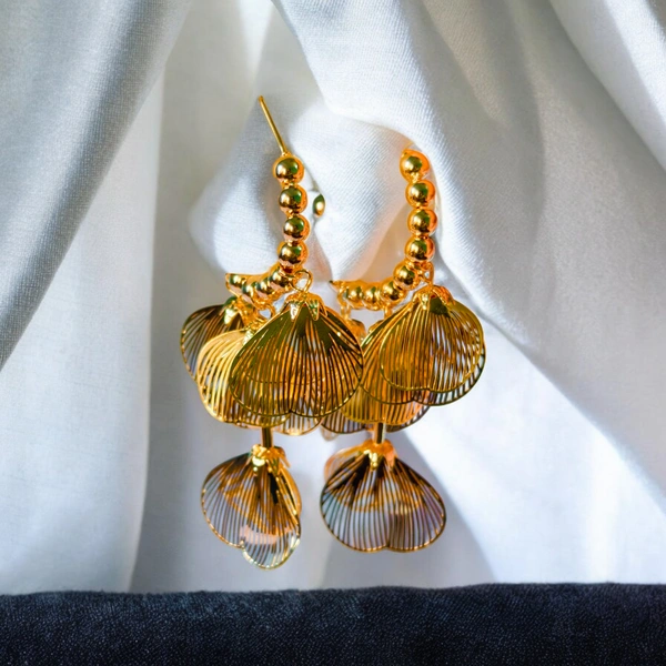 S239 Golden Bunch Of Shell Veins Dangling Earrings - Gold