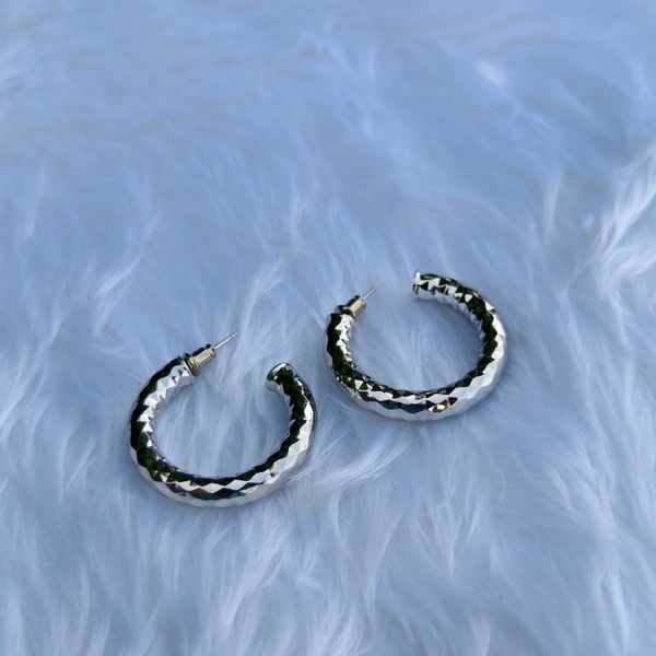 EE084 Korean Silver Hammered Hoops - Silver