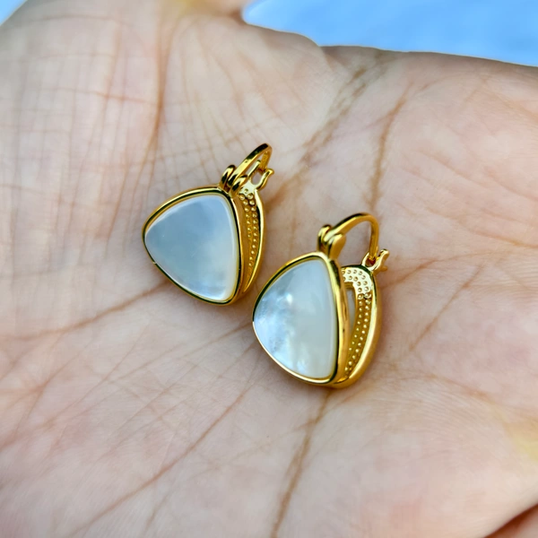 EE090 Mother Of Pearl Bag Hoops - Gold