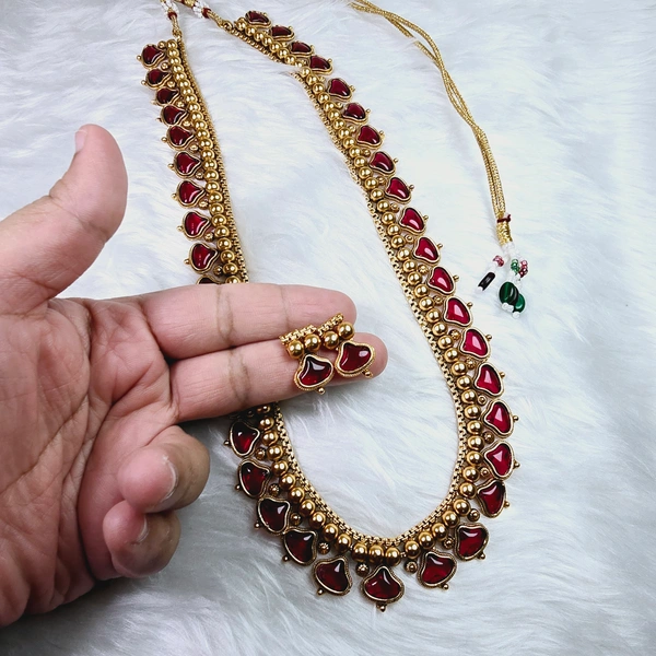 NS011-D21-TTS Mrunmayi Set - Red