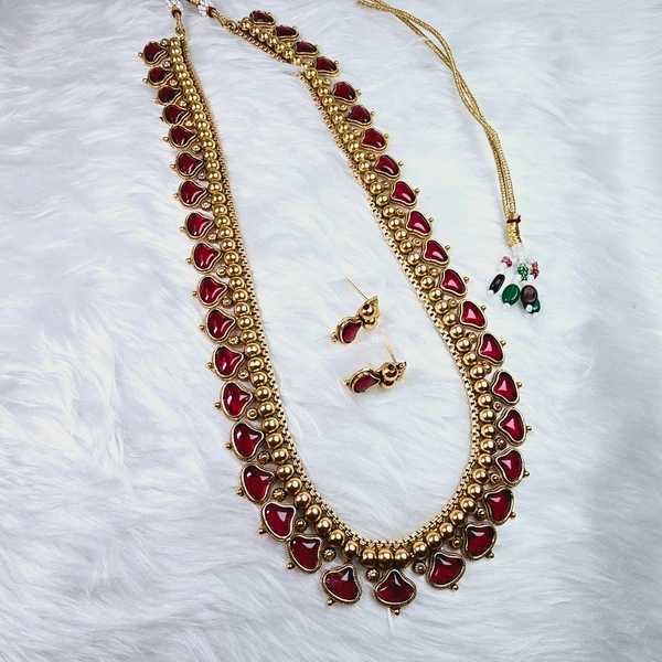 NS011-D21-TTS Mrunmayi Set - Red