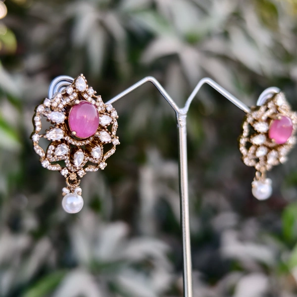 EE023-A02OTS800 Pankaja Earrings - Pink