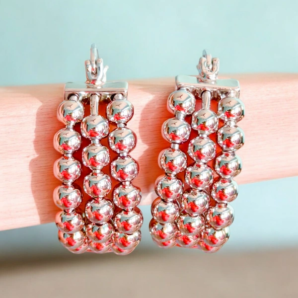 S330 Silver Balls Earrings - Silver