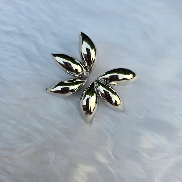 EE050 Three Petals - Silver