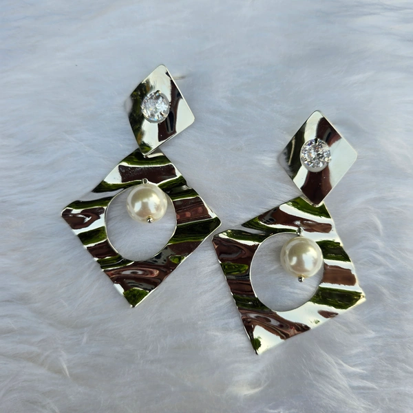 EE070 Two Kites - Silver
