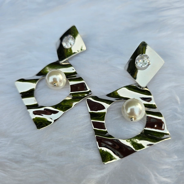 EE070 Two Kites - Silver