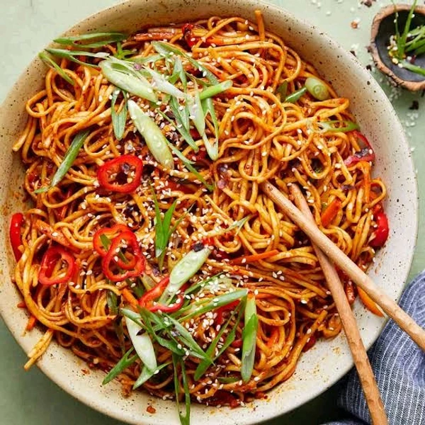 Chili Garlic Noodles ( Half Plate ) 