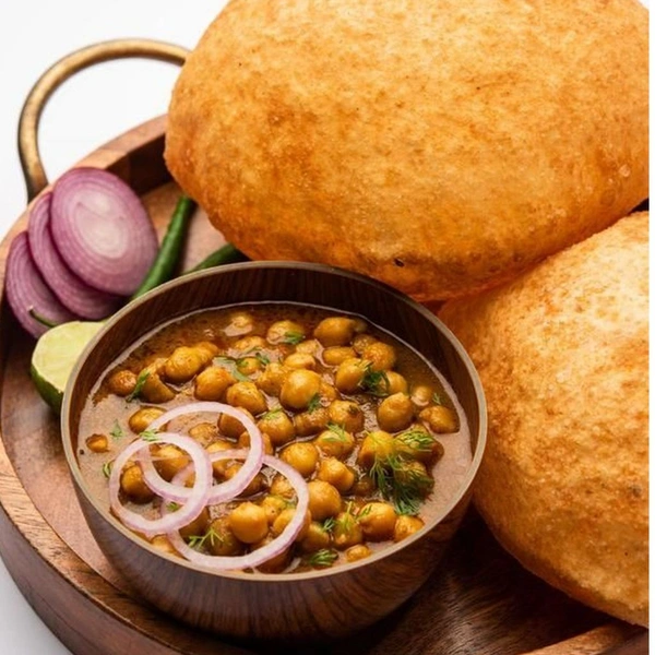 Chole Bhature (Set Of 2)