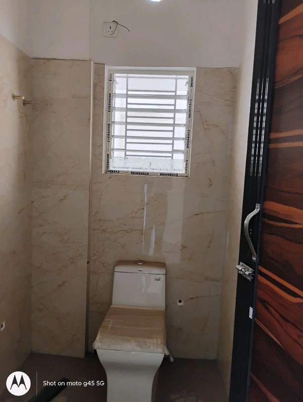 New Flat Mukundapur  - Mukundapur Metro Shopping Mall, 1.Click Whatsapp 2.Click Send