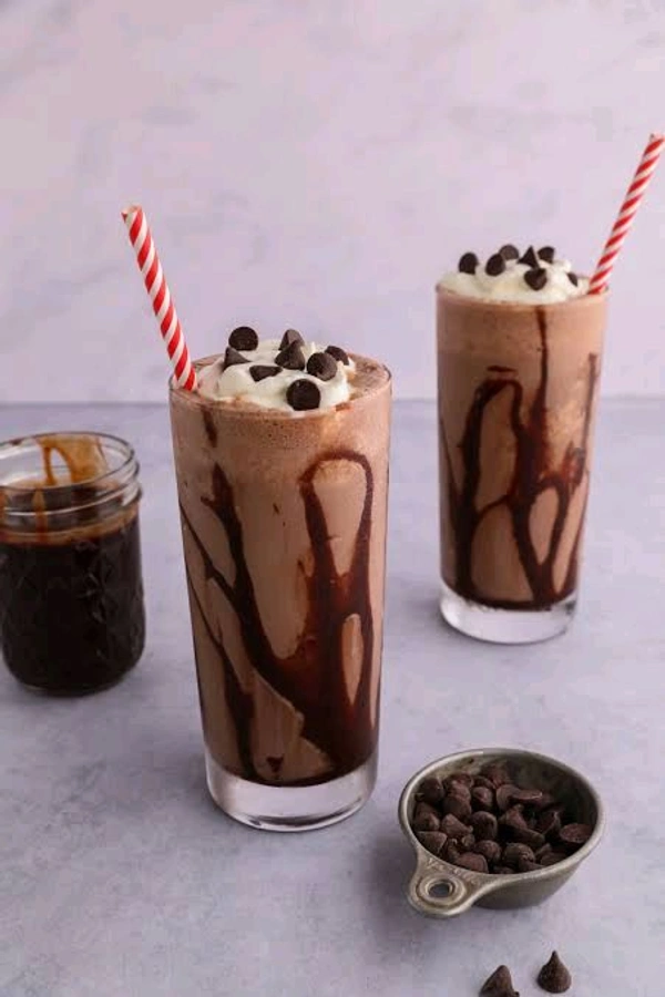 Choco Chip Milkshake  - 300ml