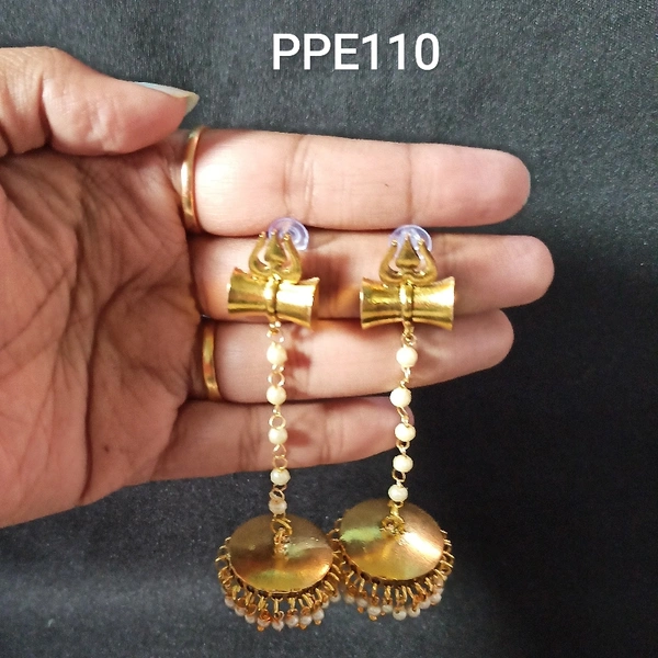 RdE Jewellery Hub PPE110 GOLDEN METAL LONG EARRING - GOLDEN