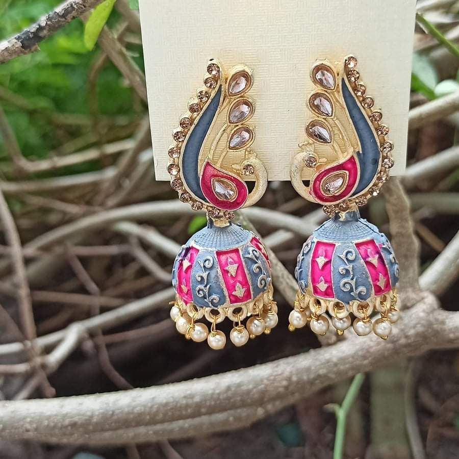 Buy Indian Jewellery, Earrings Tikka Set, Grey Colour Pearl Earrings Tikka  Set, Pearl Earrings & Tikka Set, Maang Tikka, Pakistani Jewellery Online in  India - Etsy