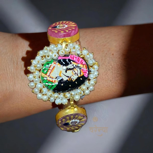 Tanjore Raja Rani Statement Bracelet - Free, Gold